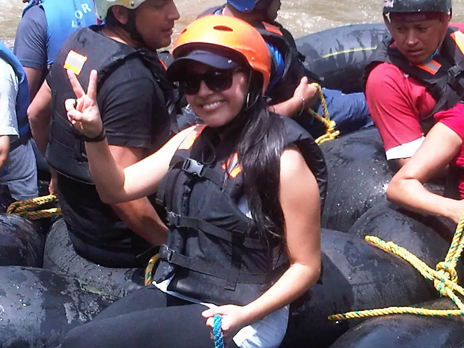 Participante en tubing durante un team building