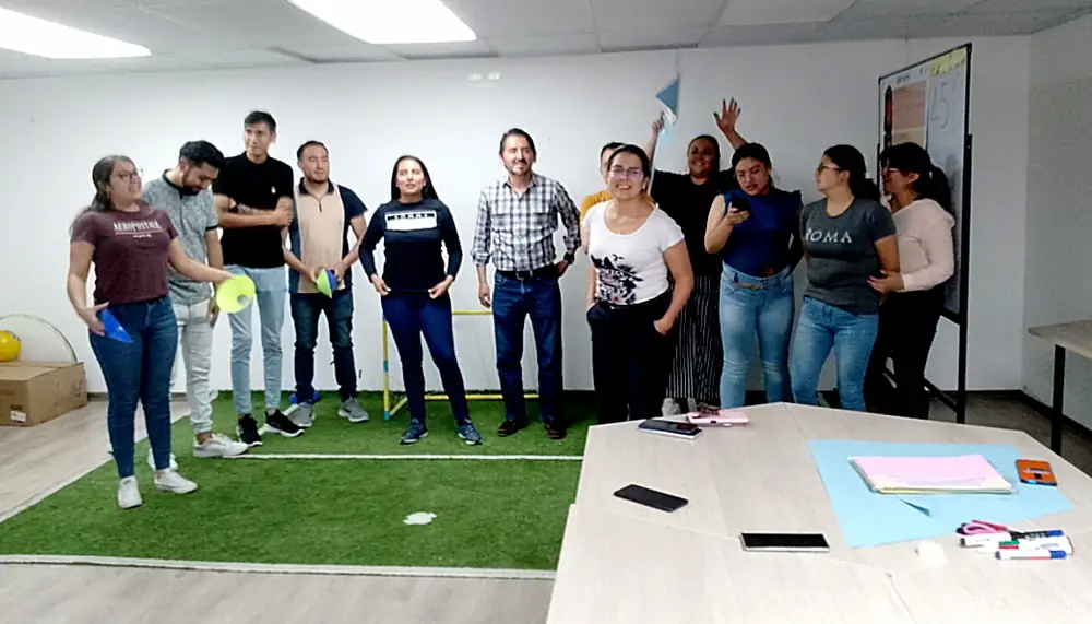 Participantes en una capacitación en sala